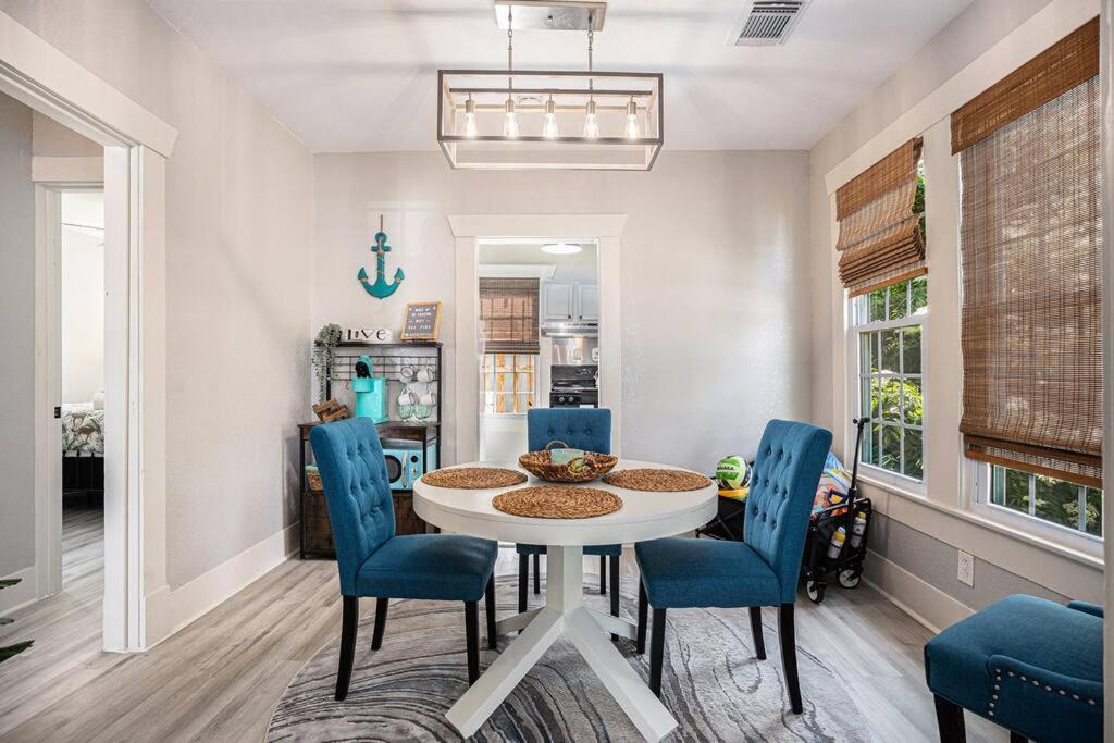 Sea Pink Retreat - Walk To Beach, Newly Renovated Galveston Exteriér fotografie