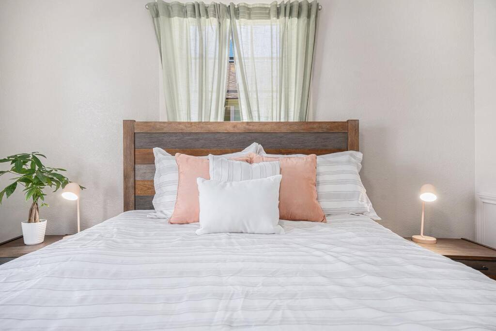 Sea Pink Retreat - Walk To Beach, Newly Renovated Galveston Exteriér fotografie